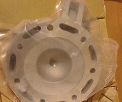 NEW HONDA CR500 CYLINDER HEADS - Image 3/4