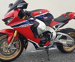 2017 Honda CBR - Image 8/10