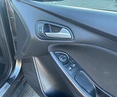 2017 Ford Focus - Image 3/10