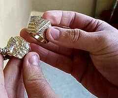 Brass pyramid and saddle rings - Image 5/10