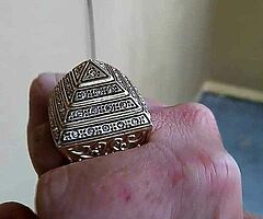 Brass pyramid and saddle rings - Image 10/10