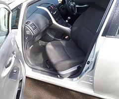Toyota Auris 1,4 Nct 03/20 low mil 122 km 75 mil wheel chair - Image 7/10