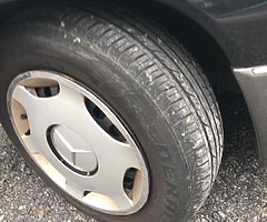 1995 Merc W124 series taxed and tested - Image 4/9