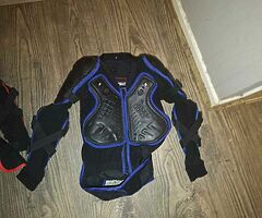 Kids armour completely protected age 6 plus reduced to clear now only 30 each