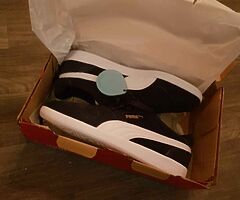 Womens puma trainers