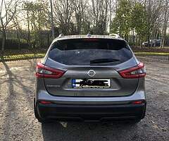 Nissan Qashqai 1.2 SV Gray 4DR Manual 182 (2018) - Image 5/9