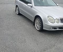 Mercedes E 2.2 D