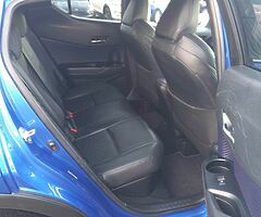 2017 Toyota C-HR - Image 7/10