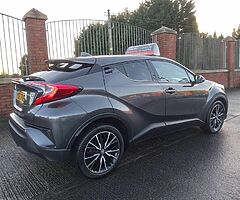 2017 Toyota C-HR - Image 3/10