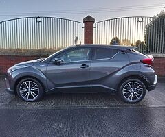 2017 Toyota C-HR - Image 5/10