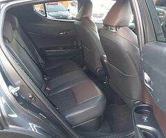 2017 Toyota C-HR - Image 9/10