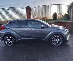 2017 Toyota C-HR - Image 10/10