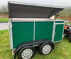NEW 4 COMPARTMENT DOG TRAILER