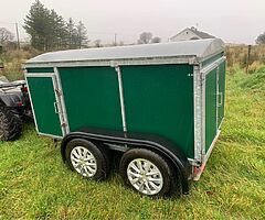 NEW 4 COMPARTMENT DOG TRAILER - Image 6/6