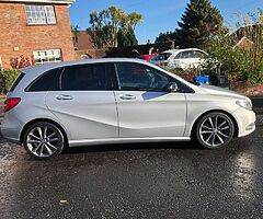 2013 MERCEDES B180 SPORT ** AUTOMATIC ** VERY LOW MILES ** FINANCE AVAILABLE - Image 4/10