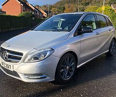 2013 MERCEDES B180 SPORT ** AUTOMATIC ** VERY LOW MILES ** FINANCE AVAILABLE - Image 5/10