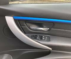 2017 BMW Series 3 - Image 9/10