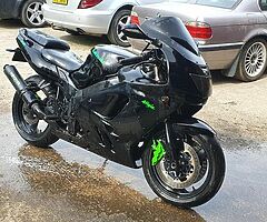 Kawasaki zx9r  WATER IN OIL