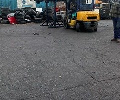 Old scrap cars wont it - Image 3/4