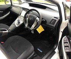 2015 Toyota Prius - Image 5/8