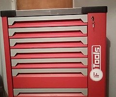 Tool chest