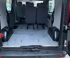 2007 Vivaro 2.5 Automatic 5 Seater Psv Take Small Px - Image 4/9