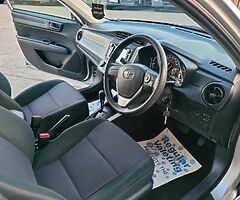 2015 TOYOTA COROLLA HYBRID - Image 3/10