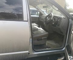 05 dodge ram 5.7 V8 Hemi 4x4 - Image 6/10