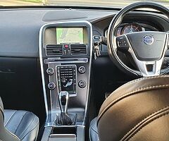 Volvo XC 60.D4. R Design 2.0 .Manual 6 speed. NAV. F S. HISTORY. 167k mls.LEATHER .MEMORY seats. - Image 6/10