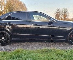 E CLASS MERCEDES BENZ