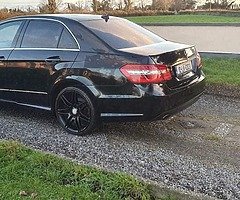 E CLASS MERCEDES BENZ