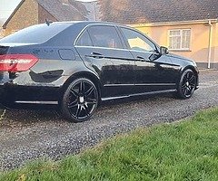 E CLASS MERCEDES BENZ - Image 3/8