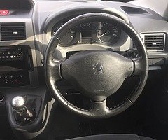 Wheelchair accessible Peugeot Expert 2.0 HDI Tepee Leisure - Image 4/8