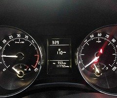 Skoda Superb 2.0L 2010 - Image 8/10