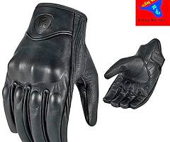 Leather motorbike gloves