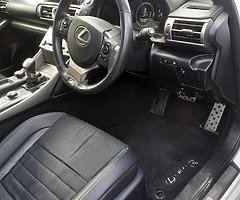 Is 300h lexus - Image 6/10