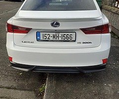 Is 300h lexus - Image 7/10
