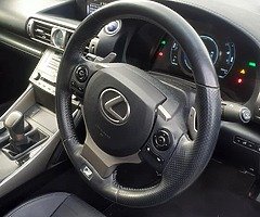 Is 300h lexus - Image 8/10