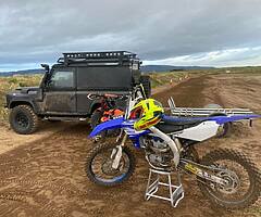 Land Rover Defender 90