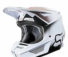 Fox v2 youth large 51-52cm Brand New