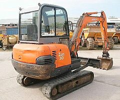 WE BUY MINI DIGGERS DEAD OR ALIVE - Image 4/4