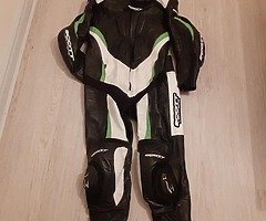 One peice Scott leather suit - Image 4/8