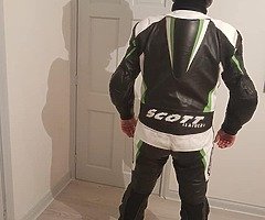 One peice Scott leather suit - Image 6/8