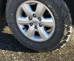 Toyota Hilux Invincible