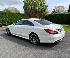 Mercedes-Benz CLS-Class 2.1 CLS 220 AMG Line Premium // Pearl White