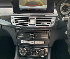 Mercedes-Benz CLS-Class 2.1 CLS 220 AMG Line Premium // Pearl White - Image 4/8