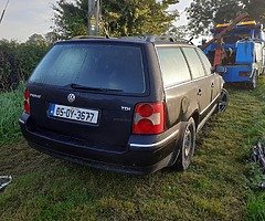 Volkswagen passat for parts - Image 4/5