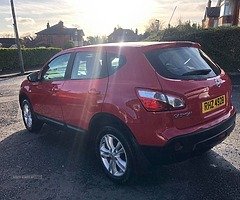 2013 NISSAN QASHQAI ACENTA 1.5 DCI ** VERY LOW MILES ** FULL SERVICE HISTORY ** FINANCE AVAILABLE - Image 4/10