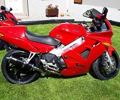 Honda VFR 800 - Image 3/4