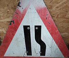 Signs - Image 3/4